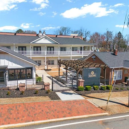 27 On Park Boutique Hotel & Venue Dahlonega Exterior foto